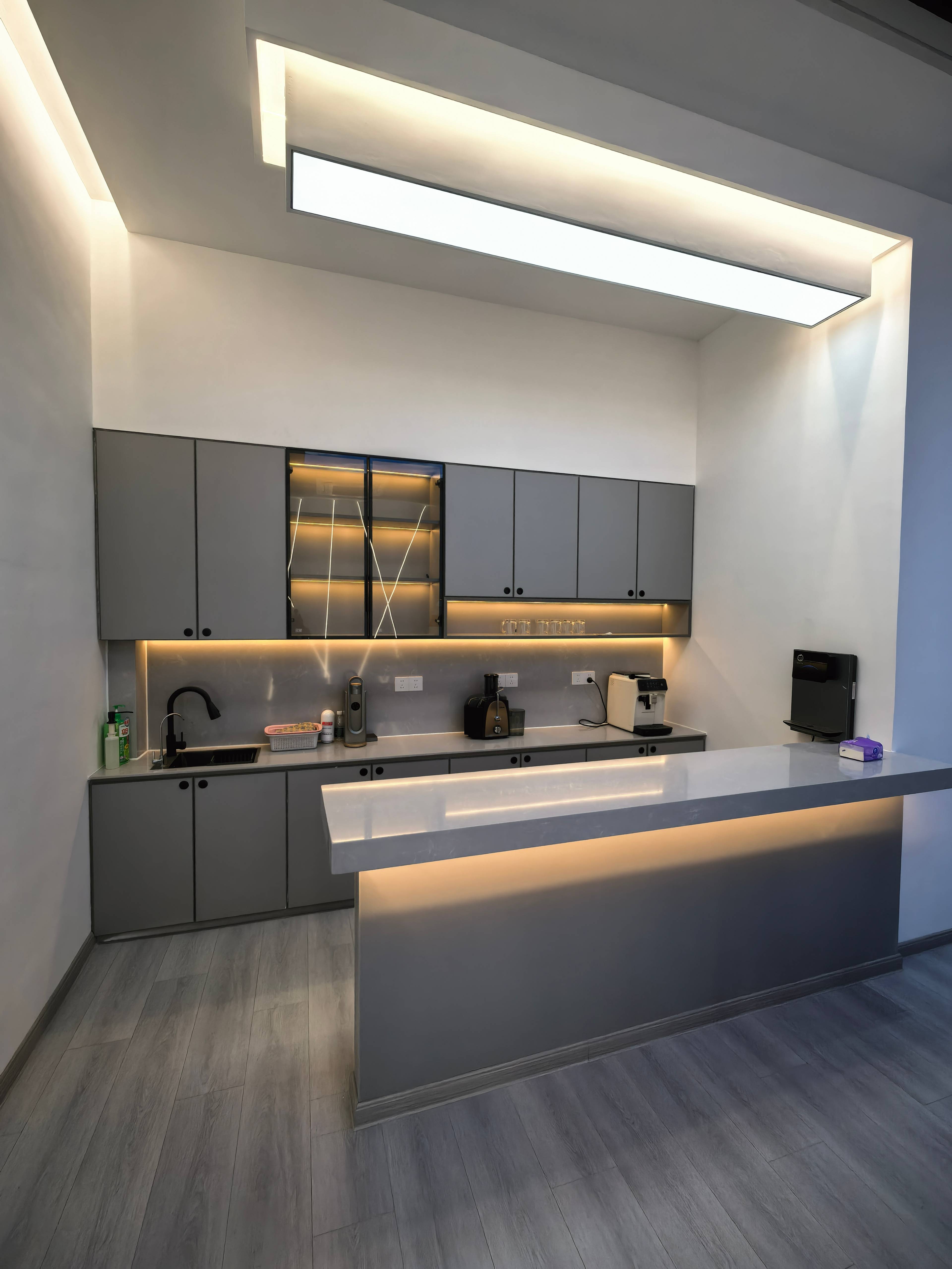 Modern manufacturing equipment and machinery in production facility